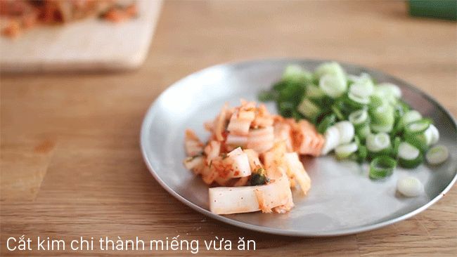 Làm món cơm rang kim chi chuẩn vị Hàn trong 15 phút - Hình 2