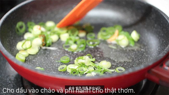 Làm món cơm rang kim chi chuẩn vị Hàn trong 15 phút - Hình 3