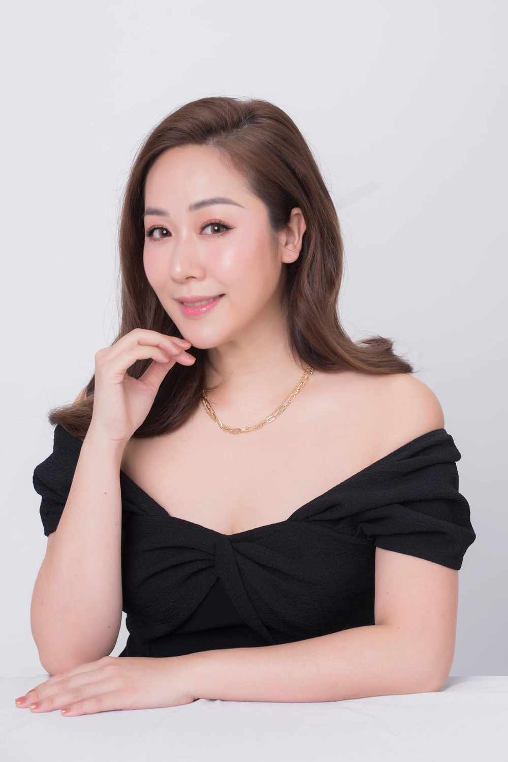 Ngô Phương Lan - Hoa hậu có gia thế khủng, dòng dõi tri thức, lấy chồng Tây giờ ra sao? - Hình 2