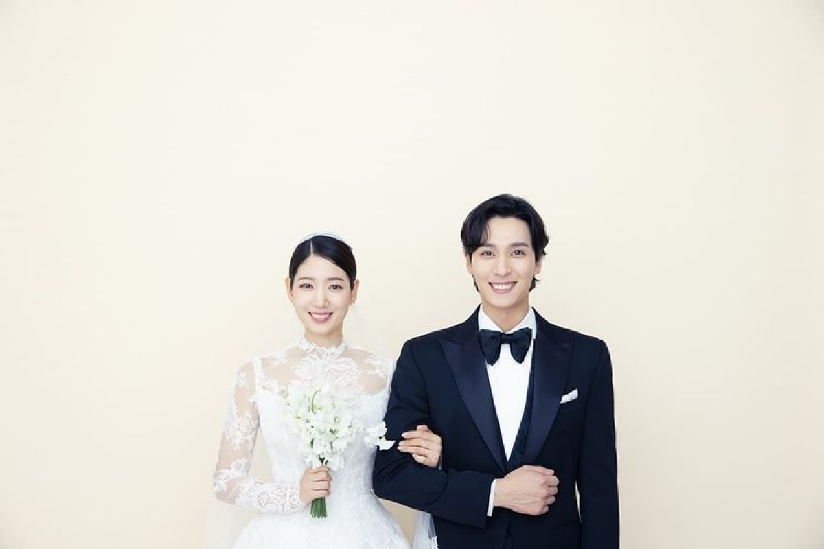 Park Shin Hye lộ diện, nhan sắc chuẩn mẹ bỉm nhận được cả triệu lượt tim và lên cả top Naver - Hình 4
