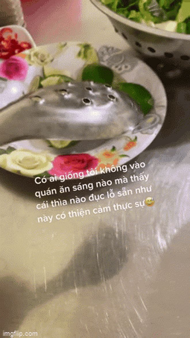 Chàng trai vào quán ăn thấy chiếc thìa lạ bèn khoe dân mạng, nhận ra công dụng ai cũng tấm tắc khen: Chủ quán có tâm quá! - Hình 3