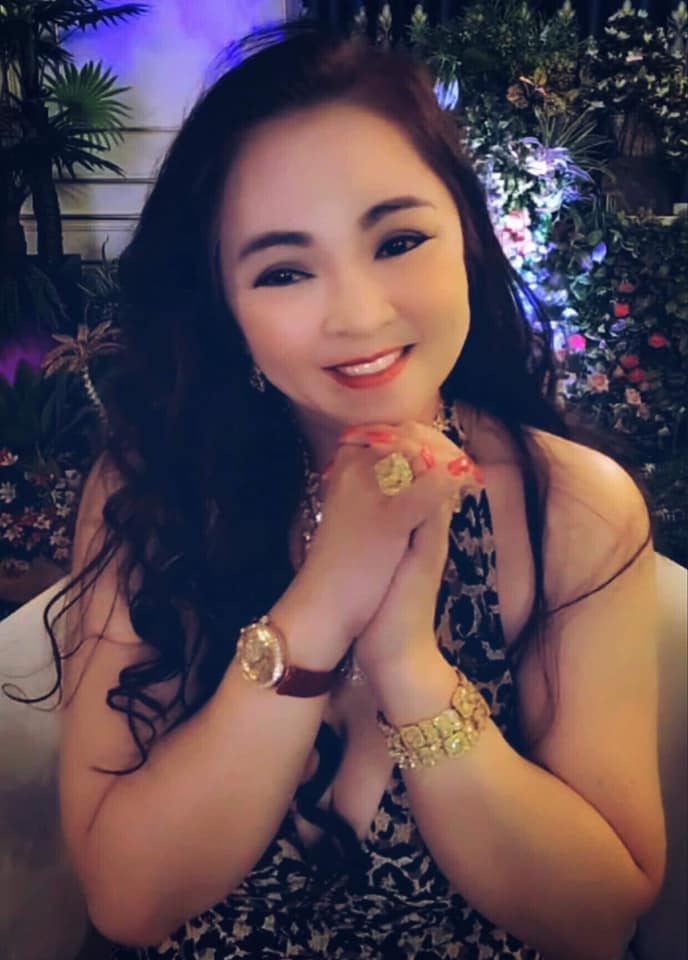 NÓNG: Bà Phương Hằng bị tạm hoãn xuất cảnh để điều tra - Hình 1