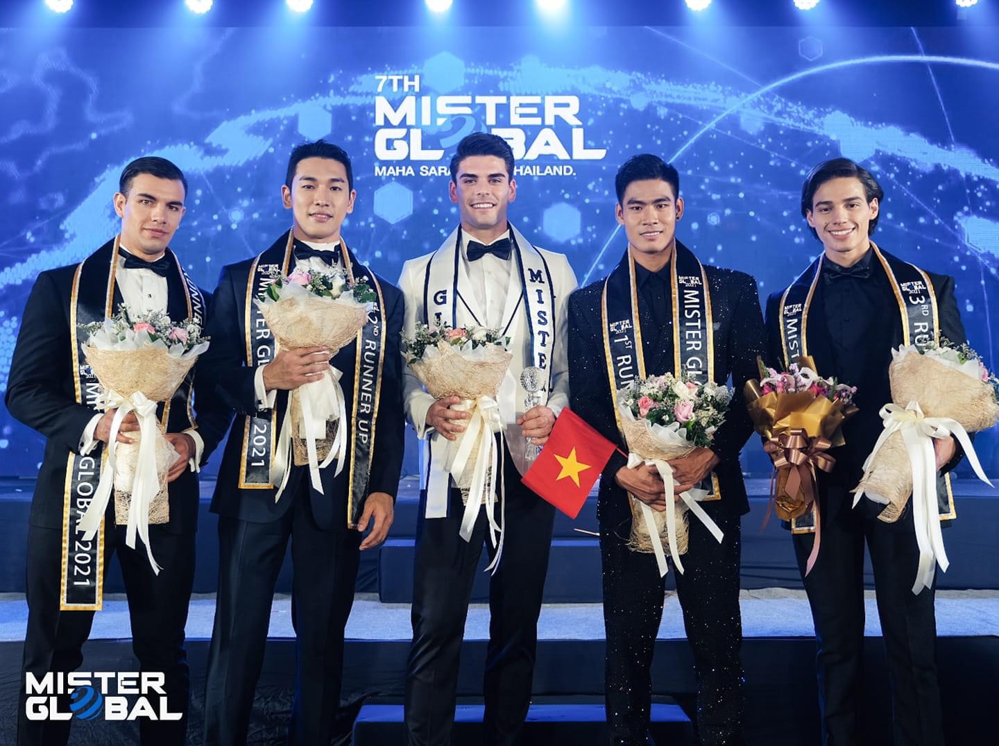 Gặp sự cố khi trình diễn trang phục dân tộc, Danh Chiếu Linh bất ngờ đăng quang ngôi vị Á vương 1 Mister Global mùa thứ 7 - Hình 2