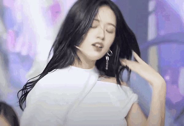 Nữ idol Kpop có màn dậy thì vô cùng thành công, giờ còn chặt đẹp Jang Wonyoung khi chung khung hình! - Hình 8