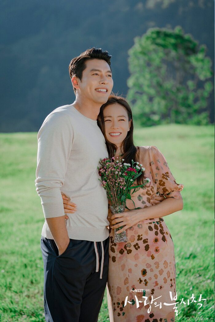 HOT: Hyun Bin - Ye Jin chính thức phát thiệp cưới, cô dâu bất ngờ sắm sửa đồ em bé - Hình 5