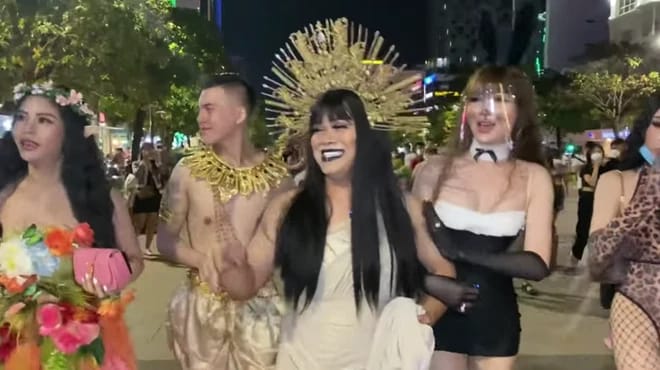 Vedette cá viên chiên Vũ Thu Phương lên tiếng xin lỗi sau khi bị tố phân biệt đối xử với khách - Hình 7