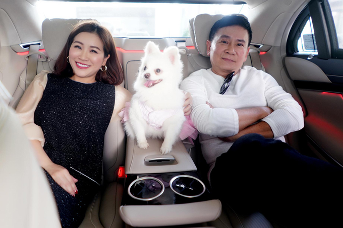 Kiều Linh bị mẹ ngăn cản lấy chồng hơn 20 tuổi, U50 sống như bà hoàng: Tậu xe 3,5 tỷ để chở cún cưng - Hình 5