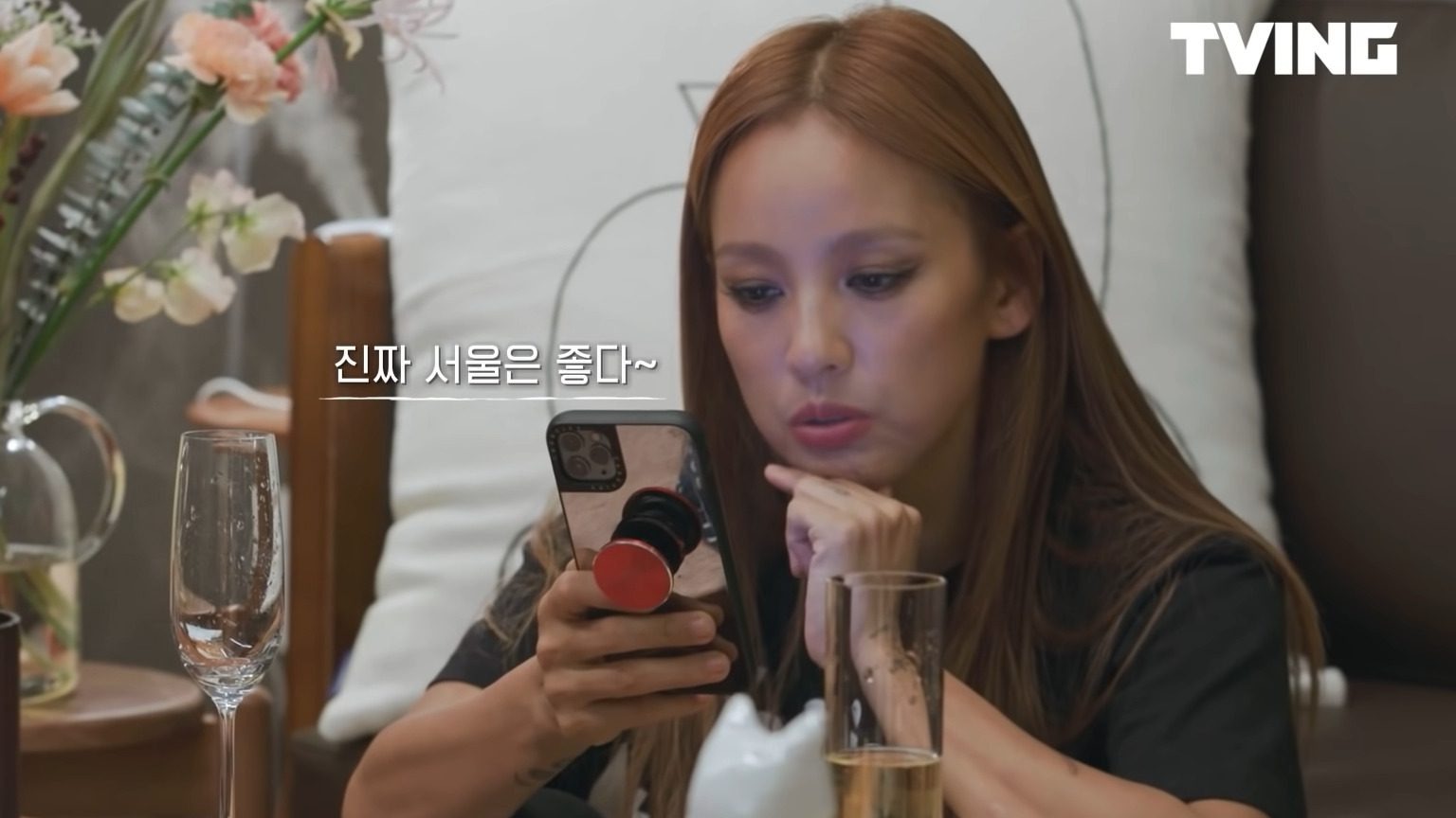 Lee Hyori tuyên bố: Tôi sinh ra đã xinh đẹp nên chưa bao giờ phải đấu tranh với vẻ ngoài của mình - Hình 5