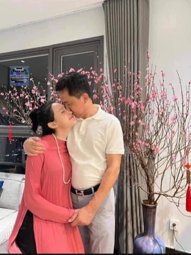 Hiền Hồ tiếp tục lộ ảnh ôm hôn đại gia U60, anh em nương tựa còn rủ nhau đi chùa cực tình - Hình 2