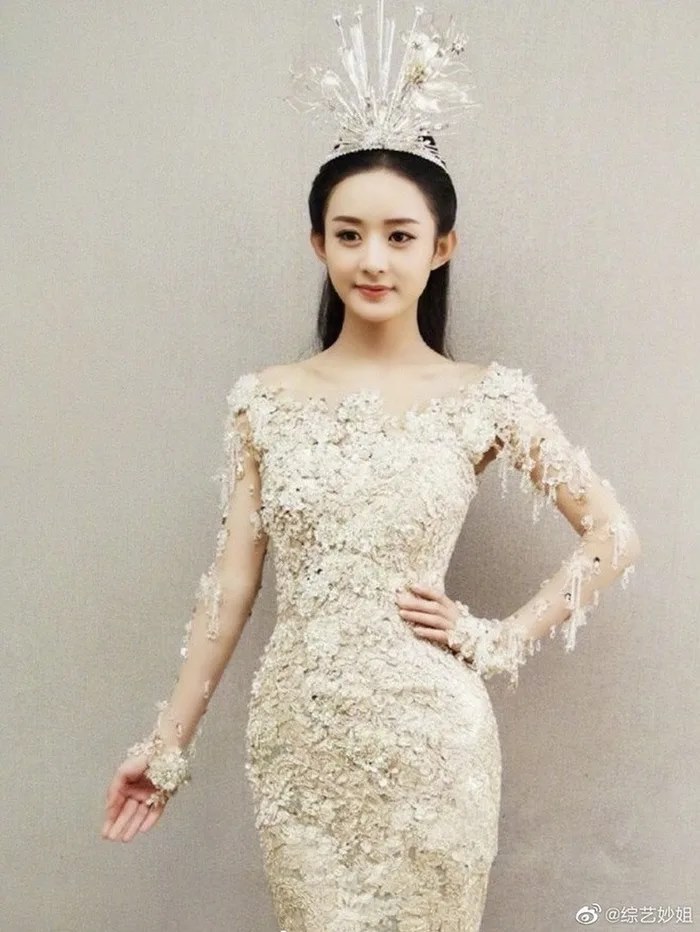 Triệu Lệ Dĩnh, Lưu Diệc Phi và Địch Lệ Nhiệt Ba: Ai là nữ thần Kim Ưng đẳng cấp nhất Cbiz? - Hình 5