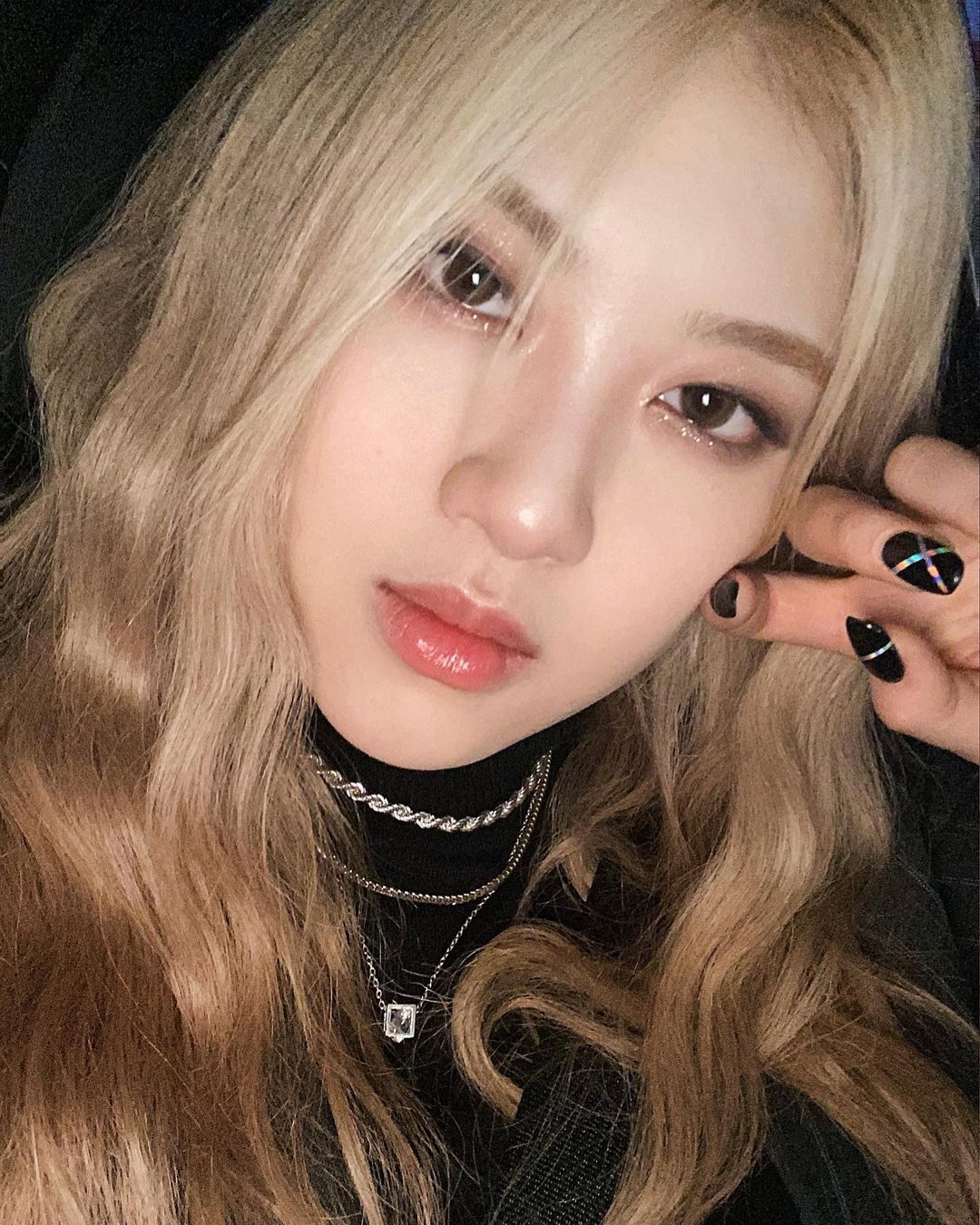 Bản sao Rosé bị doạ giết vì quá giống thành viên BLACKPINK, phải cầu cứu trên mạng xã hội - Hình 8