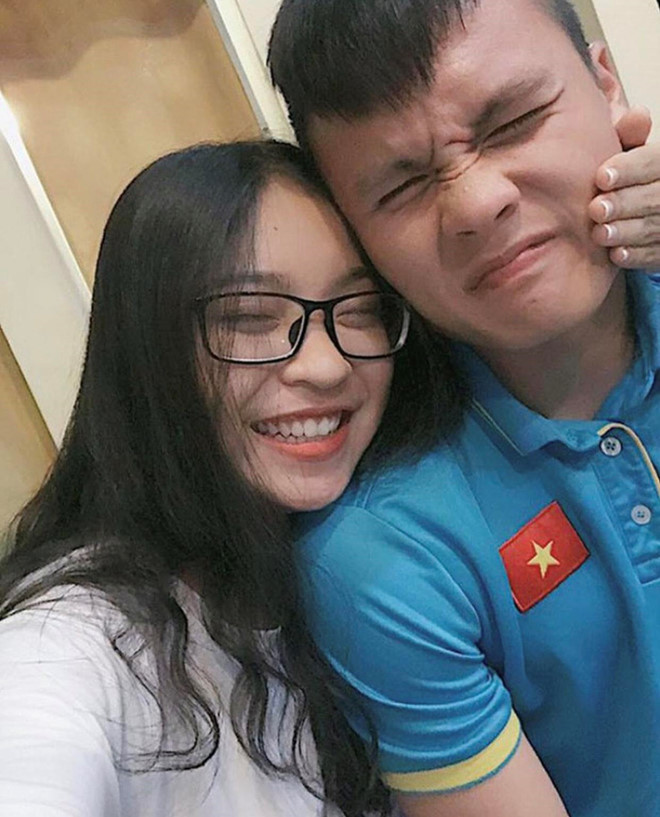 Tình cũ Quang Hải gây choáng với nhan sắc lên hương sau khi lấy chồng đại gia - Hình 14