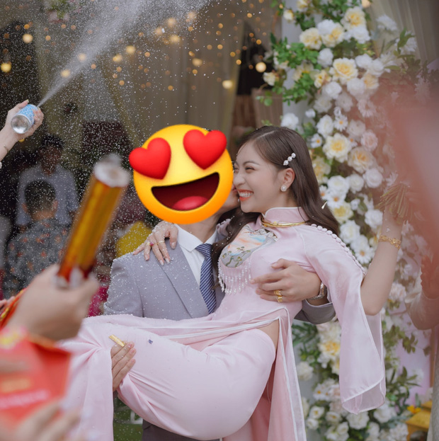 Tình cũ Quang Hải gây choáng với nhan sắc lên hương sau khi lấy chồng đại gia - Hình 4