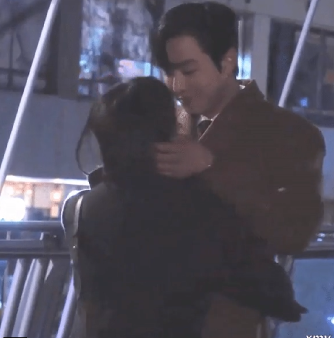 Hẹn hò chốn công sở bất ngờ nụ hôn bật khóc của Kim Se Jeong và loạt cảnh không có trong kịch bản - Hình 1
