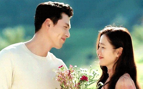 2 ngày trước siêu đám cưới, 2 MC bất ngờ bóc trần tính cách thật Hyun Bin và Son Ye Jin, không đến dự hôn lễ vì lý do này - Hình 1