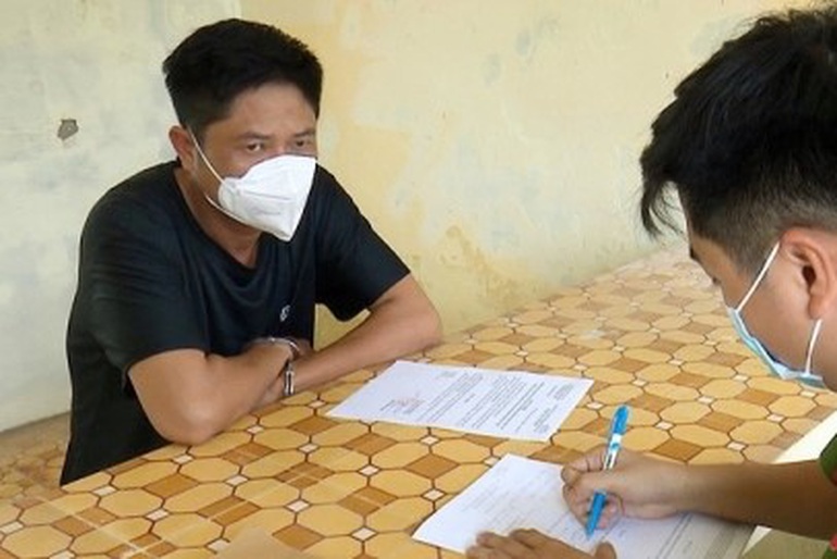 Bắt khẩn cấp đối tượng chuyên cướp giật, lừa đảo - Hình 1