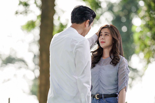 Đêm nào con gái cũng nhìn ra cửa sổ gọi bố, tôi òa khóc nức nở khi biết sự thật - Hình 2