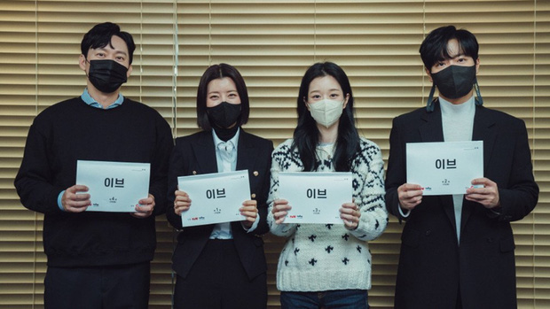 Điên nữ Seo Ye Ji dính phốt ngang ngược dù vừa trở lại sau bê bối thao túng tài tử Hạ Cánh Nơi Anh, bố mẹ còn đe dọa hàng xóm - Hình 4