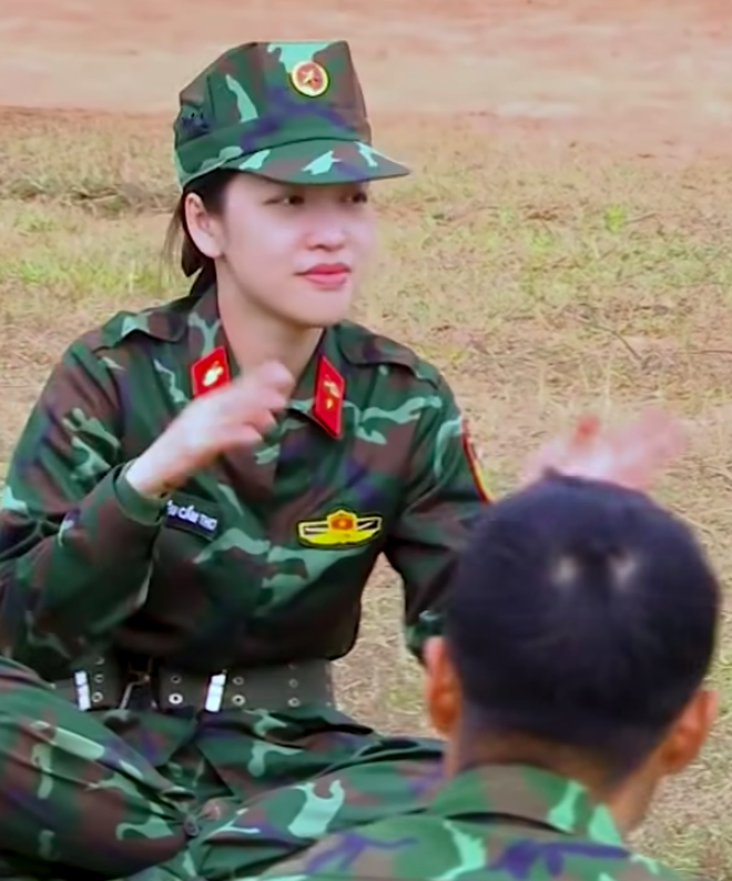 Đọ mặt mộc của dàn Sao Nhập Ngũ 2022: Hòa Minzy đỉnh miễn chê, Minh Tú như một người khác? - Hình 8