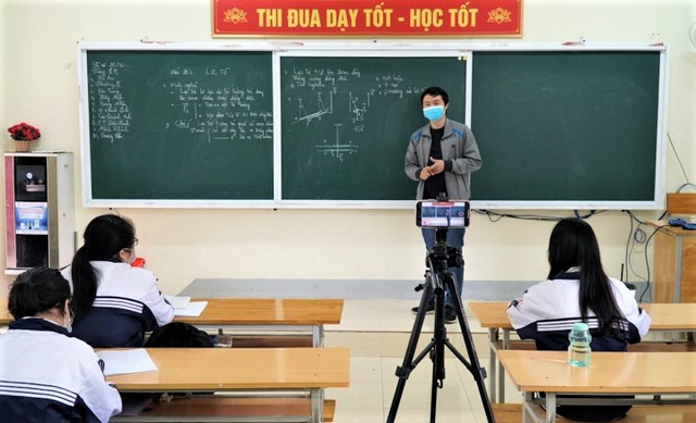 F0 tăng chóng mặt, lớp chỉ có vài học sinh vẫn cố dạy trực tiếp liệu có phù hợp? - Hình 1