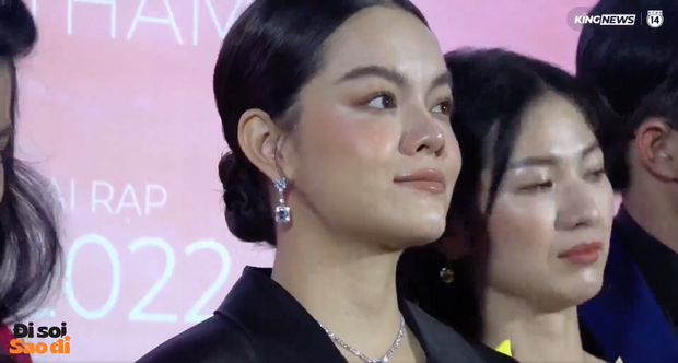 Không chỉ áo bầu, Phạm Quỳnh Anh còn bị soi nụ cười như tượng sáp tại sự kiện: Dấu hiệu trẻ lâu hay là nét giả trân đáng ngờ? - Hình 3