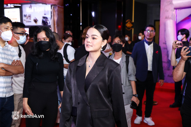 Không chỉ áo bầu, Phạm Quỳnh Anh còn bị soi nụ cười như tượng sáp tại sự kiện: Dấu hiệu trẻ lâu hay là nét giả trân đáng ngờ? - Hình 4