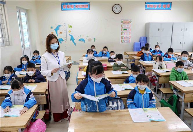 Linh hoạt hình thức dạy học dù còn khó khăn, lúng túng - Hình 1