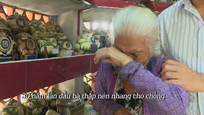 Nghệ sĩ Hồng Sáp: U90 sống nghèo khó, bật khóc khi đứng trước tro cốt của chồng sau 30 năm - Hình 3