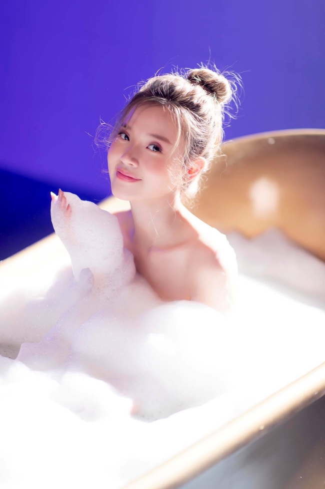 Phú bà Khánh My tuyên bố tặng 3 tỷ, Á hậu cho sờ thử để dập tin đồn dao kéo - Hình 8
