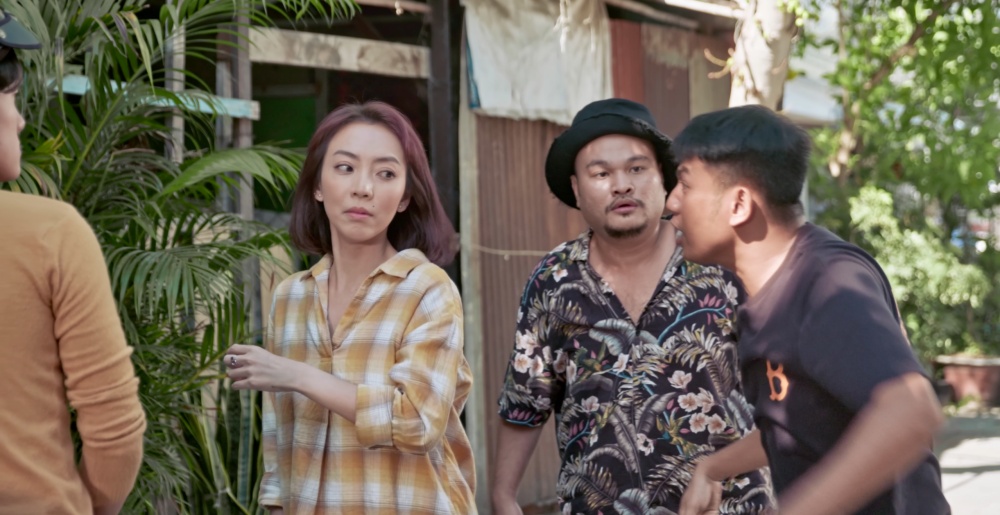 Thu Trang, Lê Giang bị đuổi đánh và cái kết hú hồn - Hình 2