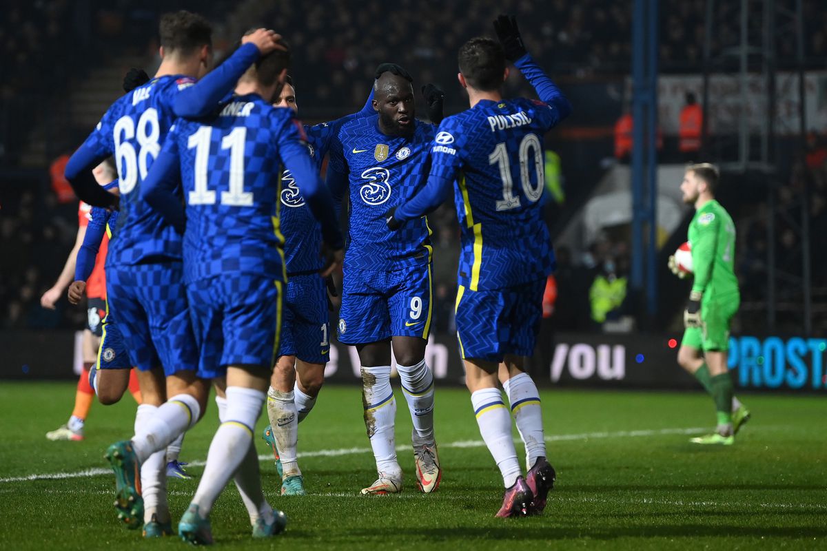 Tỉ phú Nga Roman Abramovich gây sốc khi bán CLB Chelsea, lấy tiền ủng hộ Ukraine - Hình 8