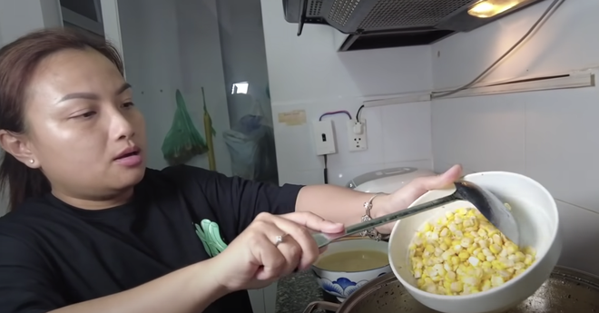 Tranh cãi dữ dội vì Quỳnh Trần JP lấy cua hoàng đế đắt đỏ để... nấu soup bị chê là lãng phí: Ủa, tiền ai người nấy xài chứ? - Hình 3