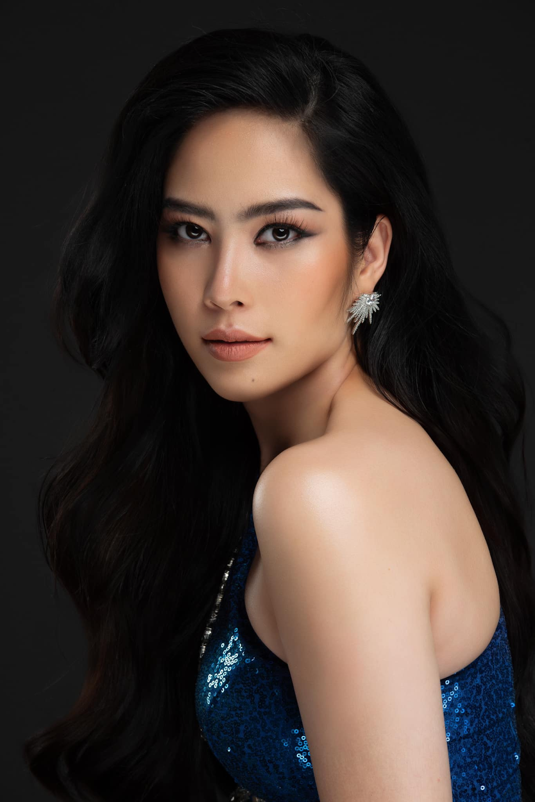 Nam Em bất ngờ gây tranh cãi trước thềm Miss World Việt Nam - Hình 6