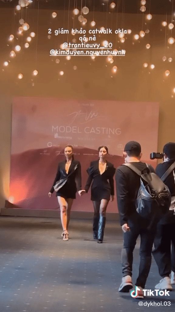 Tiểu Vy và Kim Duyên lần đầu đụng độ trên sàn catwalk, ai xuất sắc hơn? - Hình 1