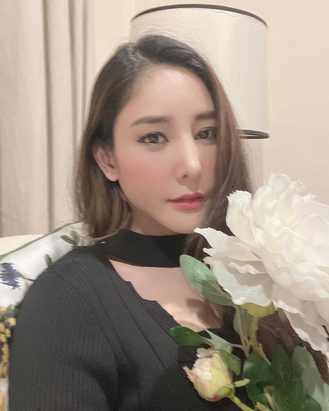 Mẹ diễn viên Chiếc lá cuốn bay cười cợt, nói không dám ở nhà con gái vì... sợ ma - Hình 9