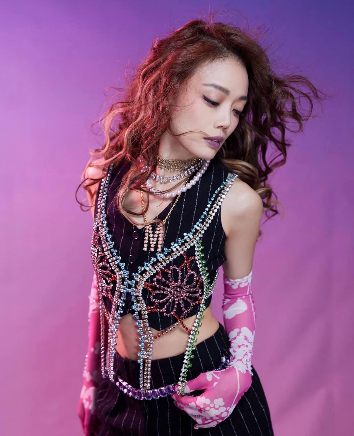 Dung Tổ Nhi: Diva Hong Kong quyền lực và giàu có từng đánh bể đầu 'ông trùm Tăng Chí Vỹ chỉ vì bị chê xấu - Hình 9