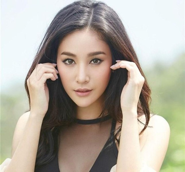 DV Tangmo Chiếc lá cuốn bay phản ứng thế nào khi nhận tin mẹ ruột qua đời? - Hình 1