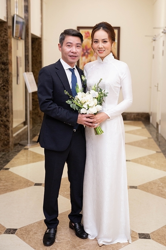NSND Công Lý có động thái sau khi vợ trẻ 'ẩn ý chia tay - Hình 7