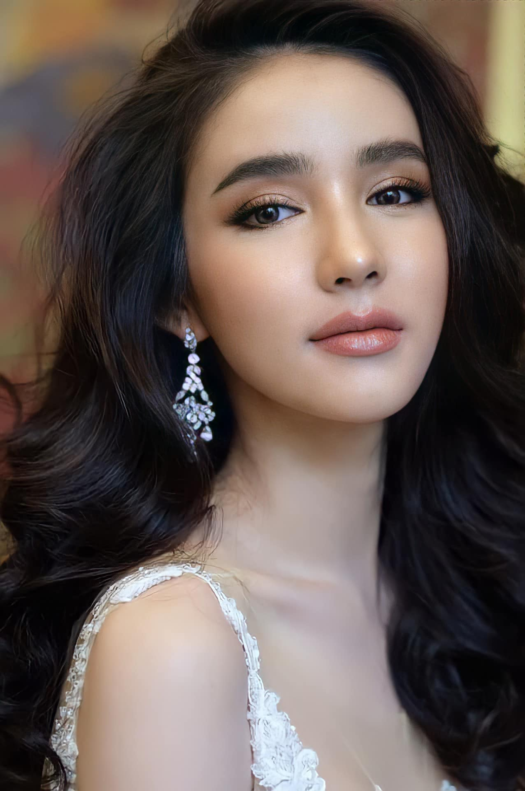 Yoshi Rinrada - Hoa hậu chuyển giới Thái Lan tiết lộ gu bạn trai, bị gia đình ngăn cản - Hình 1