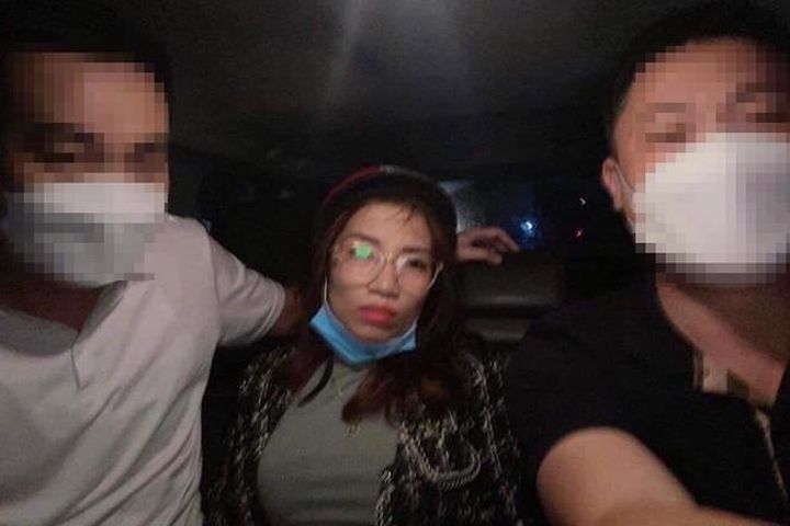 Cô gái phóng hỏa suy sụp, bước đi không nổi sau gây án - bạn trai tiết lộ tính cách bạo lực lúc yêu - Hình 1