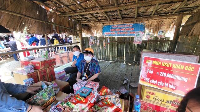 Con trai Xuân Bắc lần đầu tái xuất sau vụ bị mẹ bêu trên MXH, thái độ gây chú ý - Hình 2