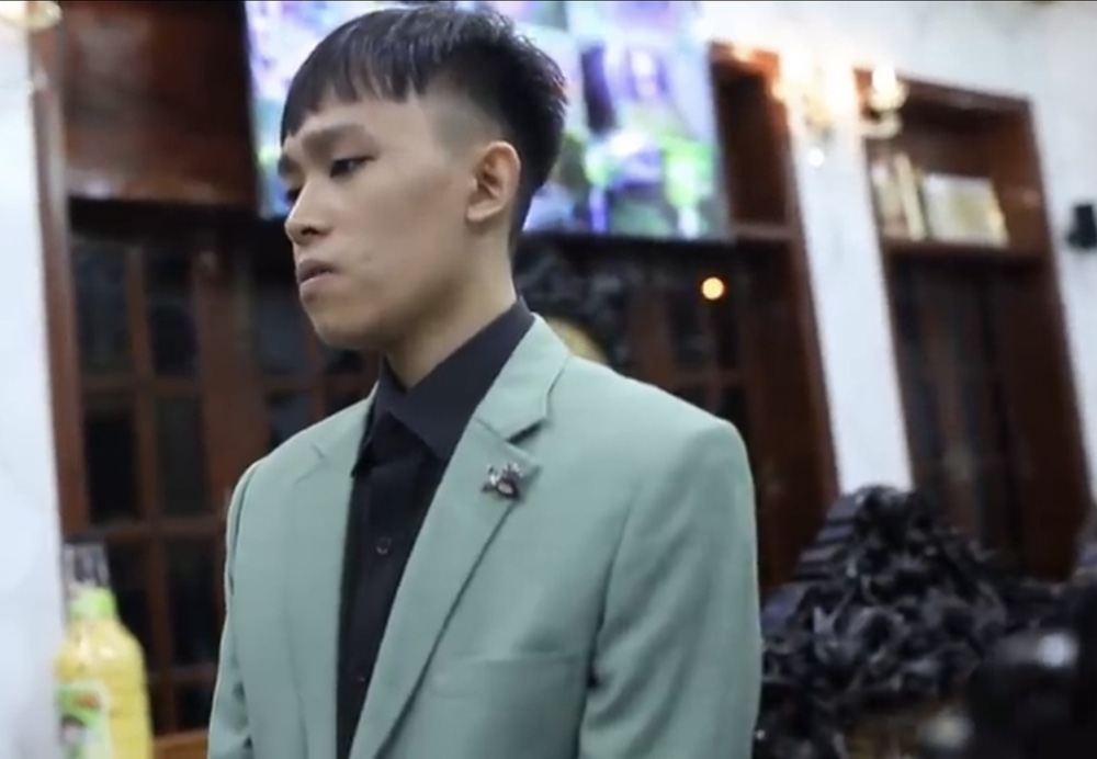 Hồ Văn Cường: Từ cậu bé nghèo vụt sáng thành sao đến ồn ào với cố NS Phi Nhung, nay lại được Ngọc Sơn nâng đỡ - Hình 11