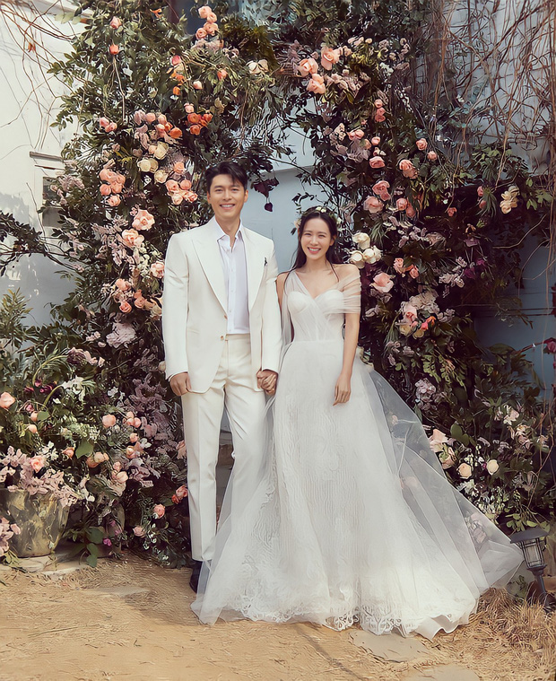 Son Ye Jin, Lee Bo Young và hội mỹ nhân Hàn nhờ đóng phim mà hốt được cả chồng - Hình 1