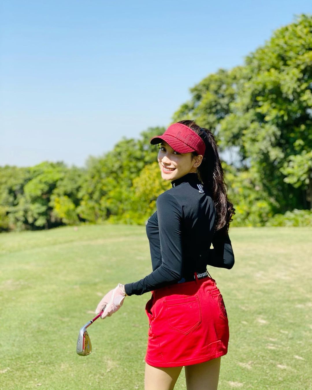 Vợ ông Đặng Tất Thắng - Tân Chủ tịch FLC: Hoa khôi Đại học Ngoại thương, bạn golf của MC Mai Ngọc - Hình 11