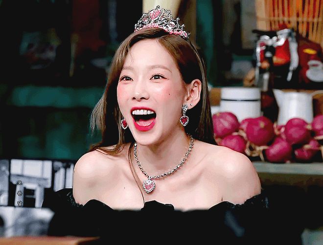 Taeyeon có biệt tài sang chảnh hóa vạn vật: Hóa hết từ quý cô đến công chúa kiêu kỳ, biến phụ kiện 55 ngàn thành đồ cao cấp - Hình 4