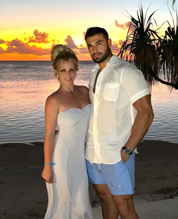 Britney Spears công khai đang mang thai ở tuổi 41 - Hình 1