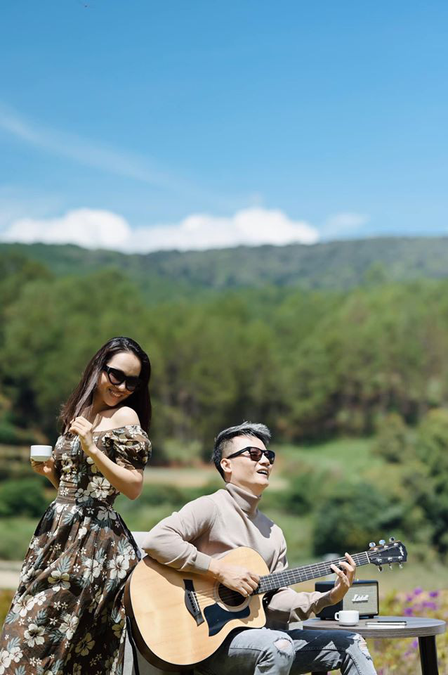 Hoàng Bách - Nam ca sĩ đa tài nói không với scandal, quyết định triệt sản vì thương vợ - Hình 2