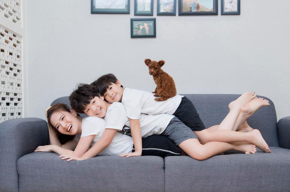 Đan Lê - 'Cô gái thời tiết' 1 lần đò và cuộc tình 'như thơ' bên người chồng giàu quyền lực - Hình 5