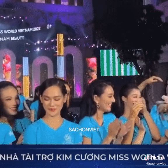 Ăn mừng sinh nhật kiểu camera ẩn làm 5 thí sinh Miss World Việt Nam 2022 suýt nữa thì... khóc thét trên sân khấu! - Hình 4