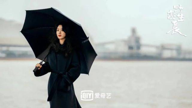 Triệu Lệ Dĩnh từ chối lời tái hợp của Phùng Thiệu Phong, tuyên bố một mình vẫn hạnh phúc - Hình 4